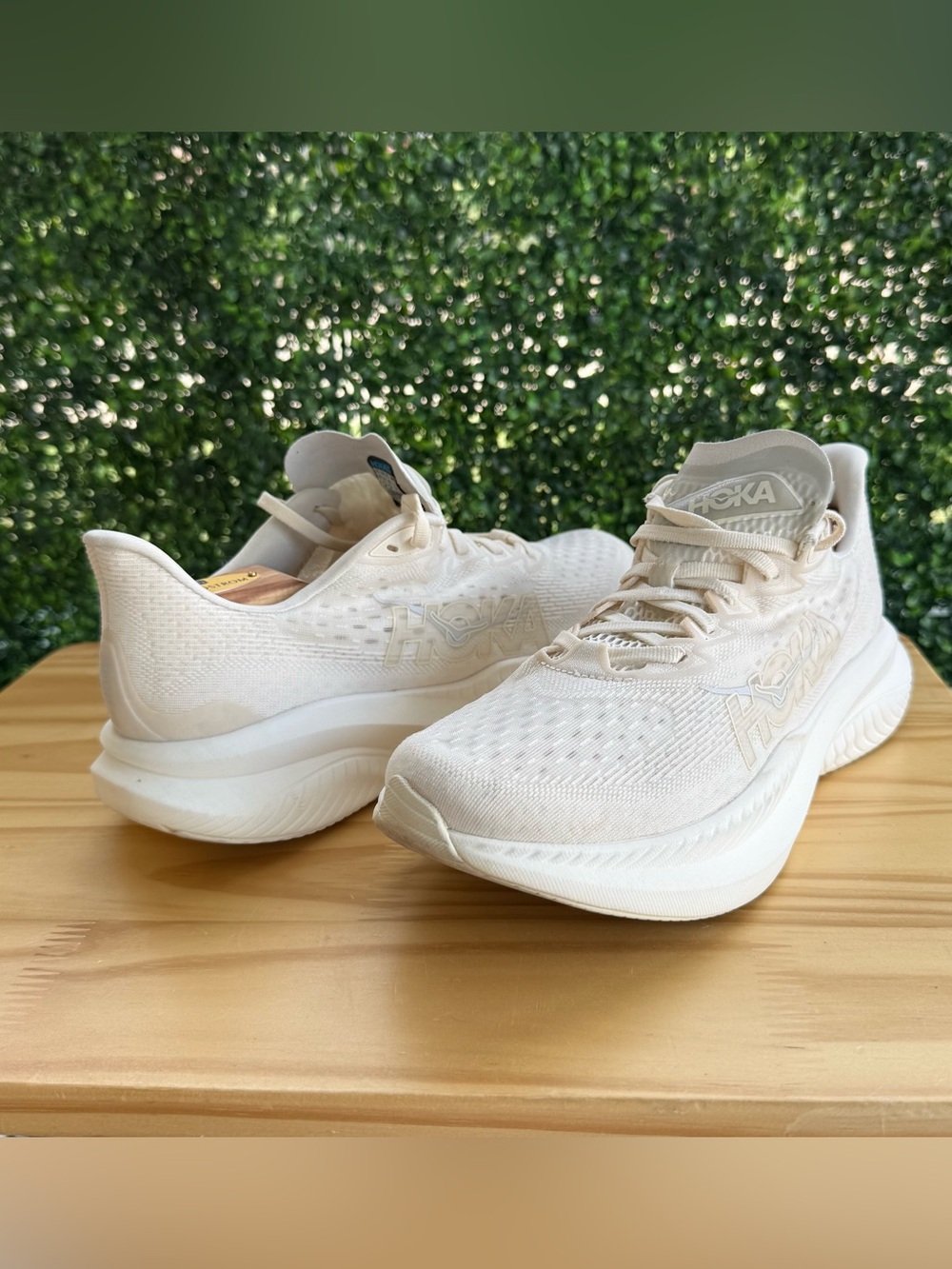 HOKA Mach 6 Men’s Size 10 White Lightweight Running Shoes 1147810